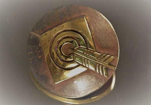 家紋コンチョ★大サイズ★真鍮★的に当たり矢★残2★他にも家紋系沢山あり拍卖