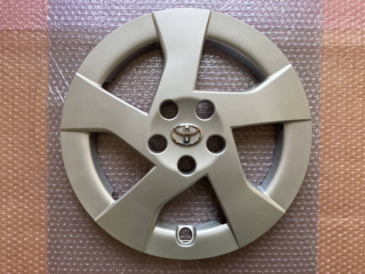 ☆ 新車添付 未使用品 30 プリウス 前期 純正 15in アルミホイール用 シルバー ホイールキャップ 1枚 ☆②拍卖