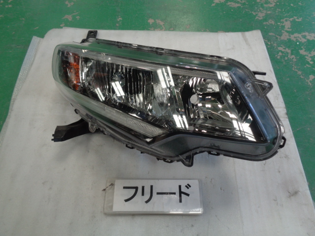 フリード GB5 右ヘッドランプユニット ハロゲン 即決 6408拍卖