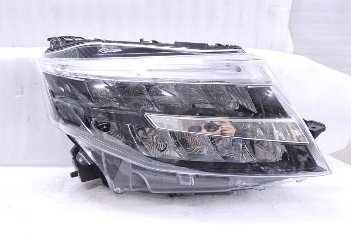 32-2360★美品★後期 LED M900A ルーミーカスタム★右ヘッドライト STANLEY W6242 打刻:A5 ASSY ブラック 純正★トヨタ (UK)拍卖