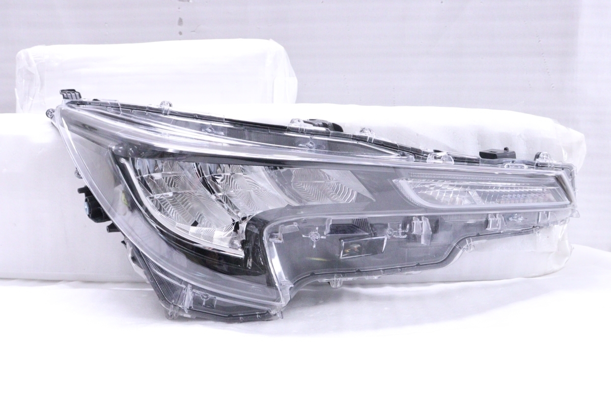 33-1802★美品★LED NRE210H カローラスポーツ★右ヘッドライト KOITO 12-612 打刻:N ユニット ブラック 純正★トヨタ (QT)拍卖