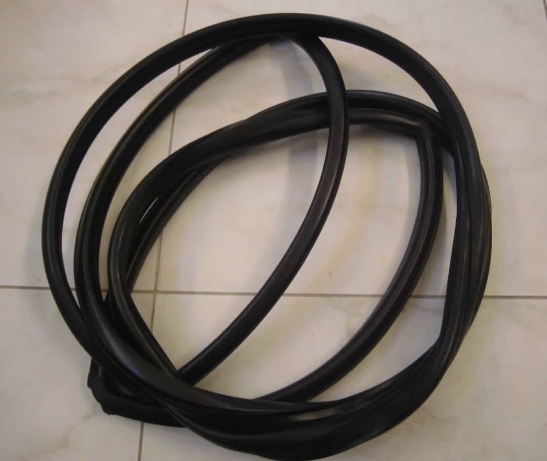 1958年式シボレーインパラ2ドアハードトップ用リアガラスウエザーストリップ新品。インパラウェザーストリップ ウィンドーシール拍卖