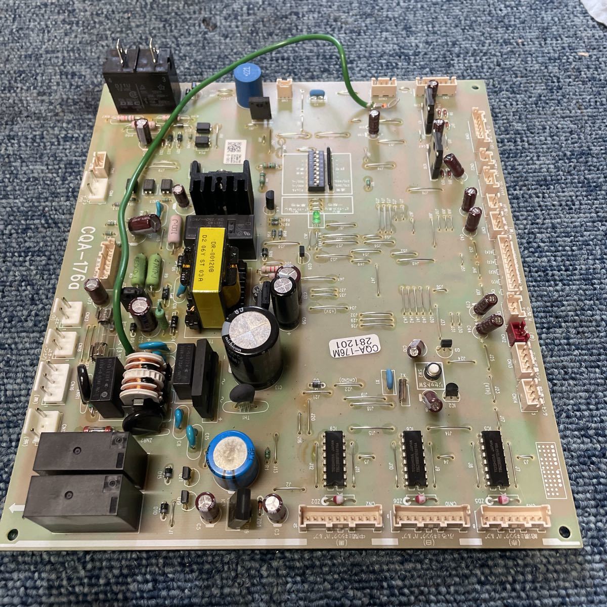 通電確認 タカラスタンダード ヒートポンプ給湯機 EC-3703KU-FA 制御基板 CQA-176a エコキュート部品 CQA-176M拍卖