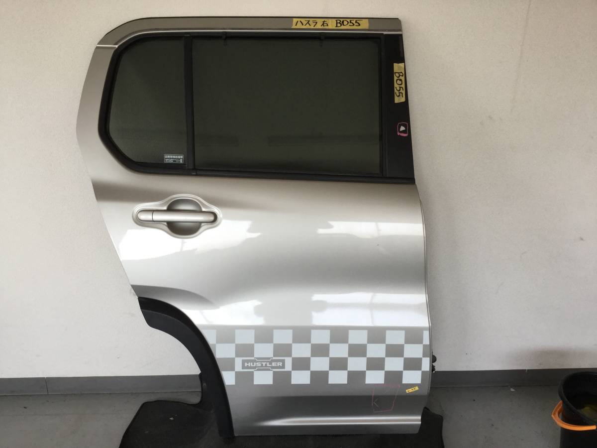★★★B055★★ スズキ ハスラー 右 リアドア ガラス付 シルバー拍卖