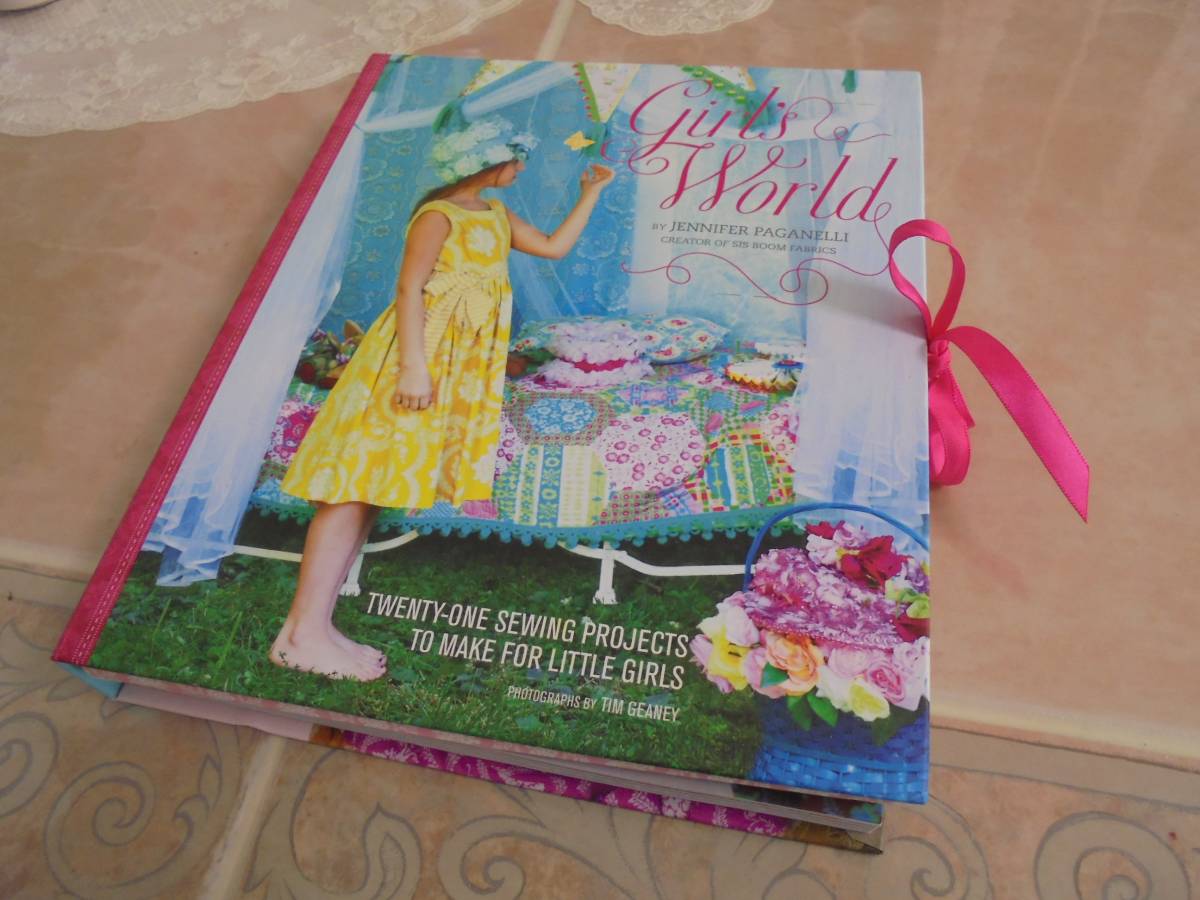 洋書Girl's World 女の子がよろこぶとっても可愛いドレス クッション 手提げ 犬のぬいぐるみ メモリーボード拍卖