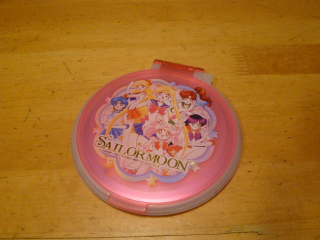 BANDAI セーラームーンのコンパクト拍卖