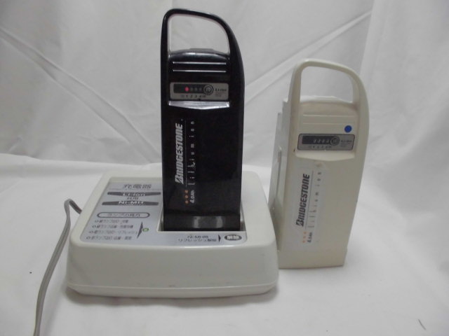ヤマハ ブリヂストン バッテリー充電器 バッテリー2個付き拍卖