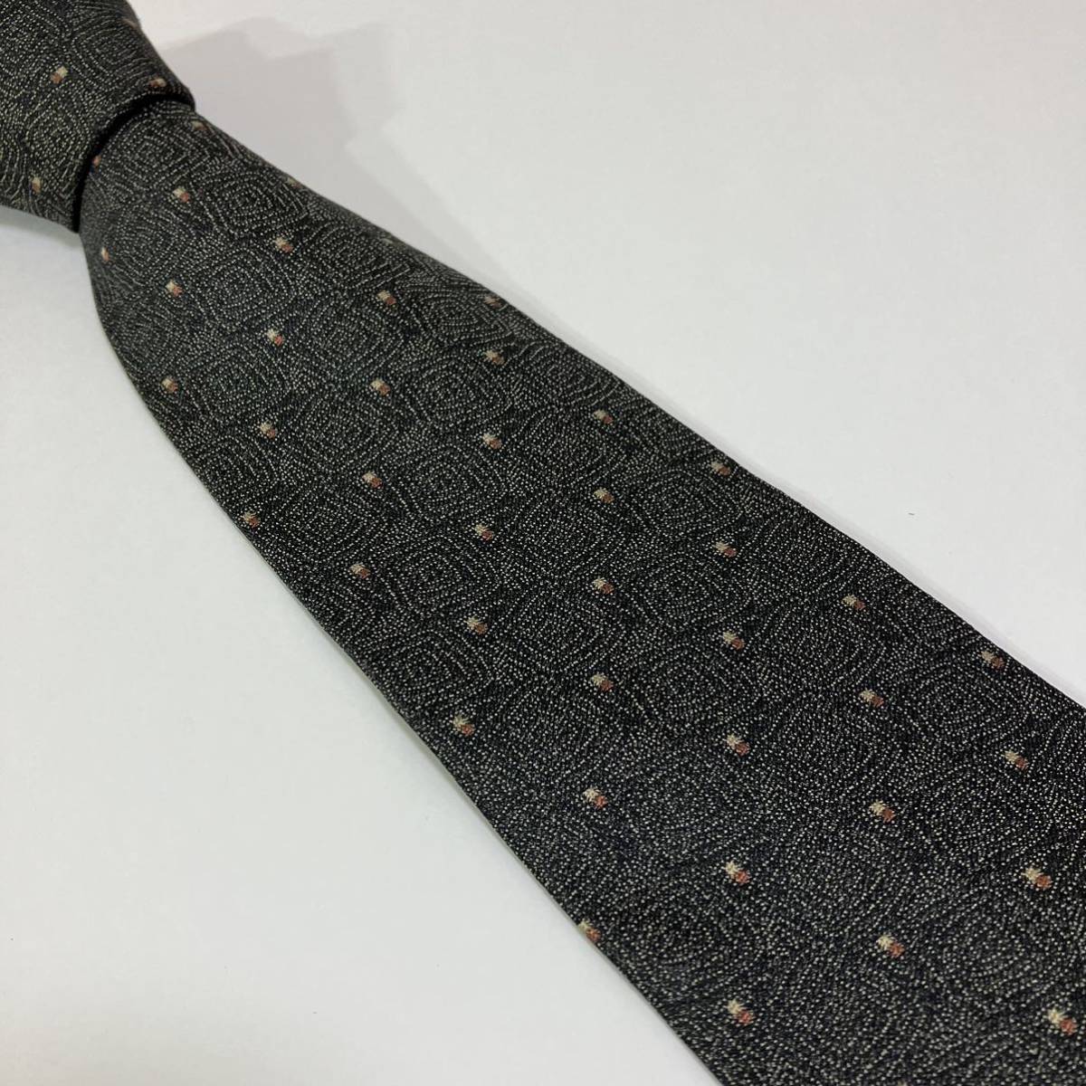 IZIS 日本製 小紋 幾何学模様 シルク ネクタイ ダービータイ レギュラータイ 古着拍卖