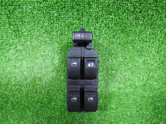 トヨタ パッソ KGC10 / KGC15 パワーウィンドウスイッチ 中古 84820-B1010 12ピン4ピン A1348拍卖