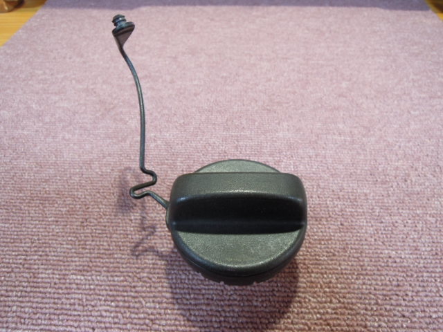 トヨタ エスティマ AHR20W フューエルキャップ 燃料キャップ 給油口キャップ 中古 落下防止ひも付き A1440拍卖