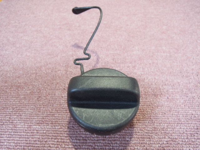 トヨタ エスティマ AHR20W フューエルキャップ 燃料キャップ 給油口キャップ 中古 落下防止ひも付き A1441拍卖