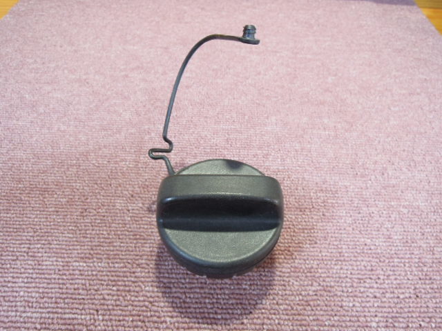 トヨタ ラクティス NCP105 フューエルキャップ 燃料キャップ 給油口キャップ 中古 落下防止ひも付き A1463拍卖