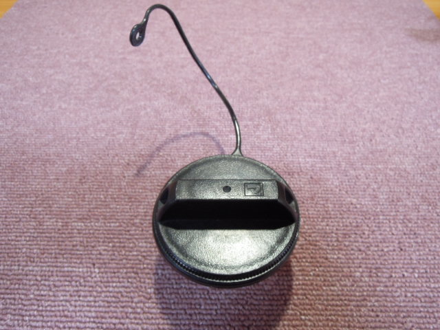 日産 スカイライン NV35 フューエルキャップ 燃料キャップ 給油口キャップ 中古 落下防止ひも付き A1485拍卖