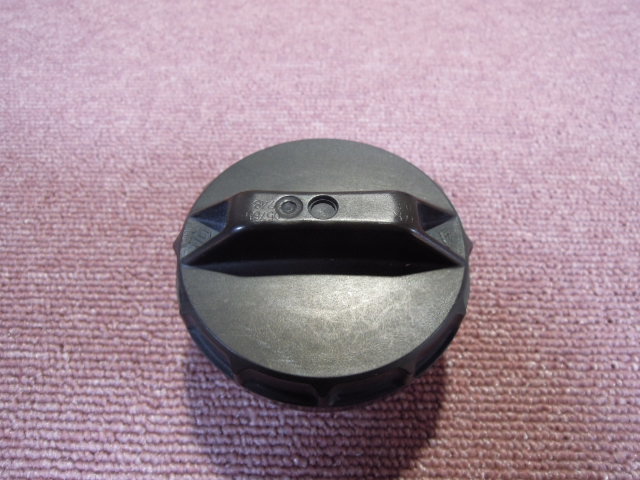 ダイハツ タント L360S フューエルキャップ 燃料キャップ 給油口キャップ 中古 A1495拍卖