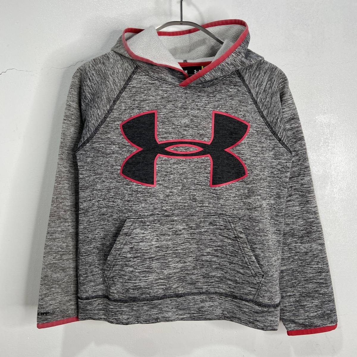 送料無料☆UNDER ARMOUR☆アンダーアーマー☆子供用プリントスウェットパーカー☆グレー☆ジュニアM☆C23拍卖