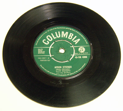 45rpm/ APRON STRINGS - CLIFF RICHARD - LIVING DOLL / 50's,ロカビリー,FIFTIES,イギリス盤,COLUMBIA,JIVE,UK,拍卖