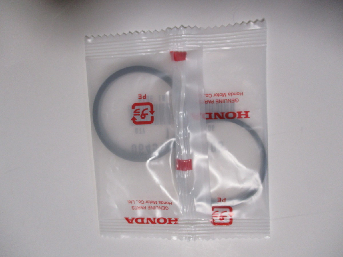 送料無料★新品★フォルツァ(MF08)★ホーネット(MC31)★VRX400T(NC33)★純正リヤキャリパーシール拍卖