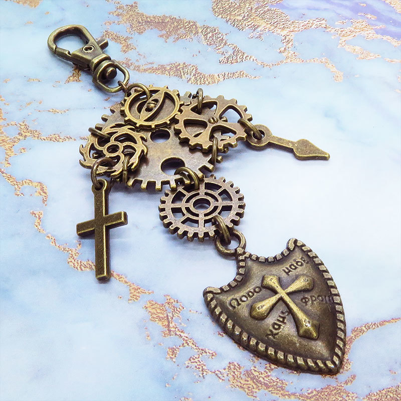 スチームパンク風アンティークカラーの大小異なる歯車と盾(シールド)モチーフの組み合わせたキーホルダー バッグチャーム 金具変更可拍卖