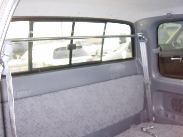 ハイラックスピックアップ車(RZN152系)用 リヤピラーバー(新品箱入り、税込み)拍卖