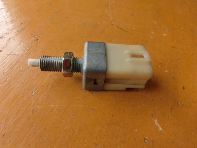 ジムニー 4型 ブレーキ ランプ スイッチ 平成6年 V-JA11V ストップ ワイルドウインド 21万km 即決あり拍卖