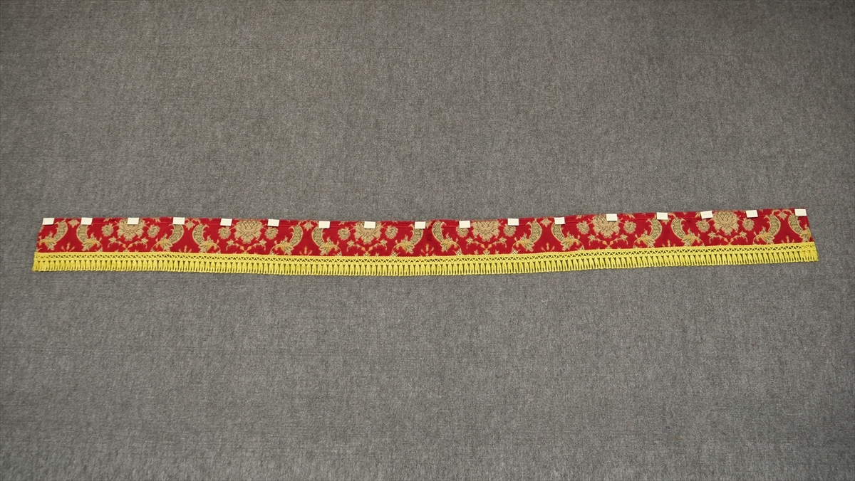 フロントカーテン 両面 バレンタイン 赤 レッド 大型 巾2200 丈150 ストレート マジックテープ付 フレンジ ゴールド フロントフリル拍卖