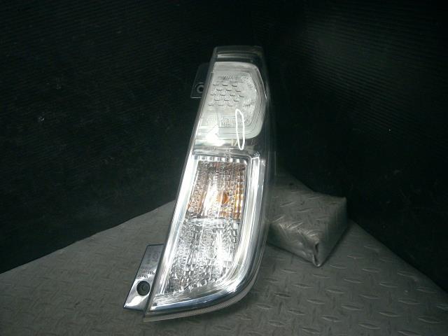 デイズルークス B21A 右 テール ランプ ライト 26550-6A02B拍卖