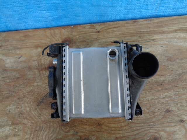 AY655 ベンツ W205 C63 インタークーラー A1770901114拍卖