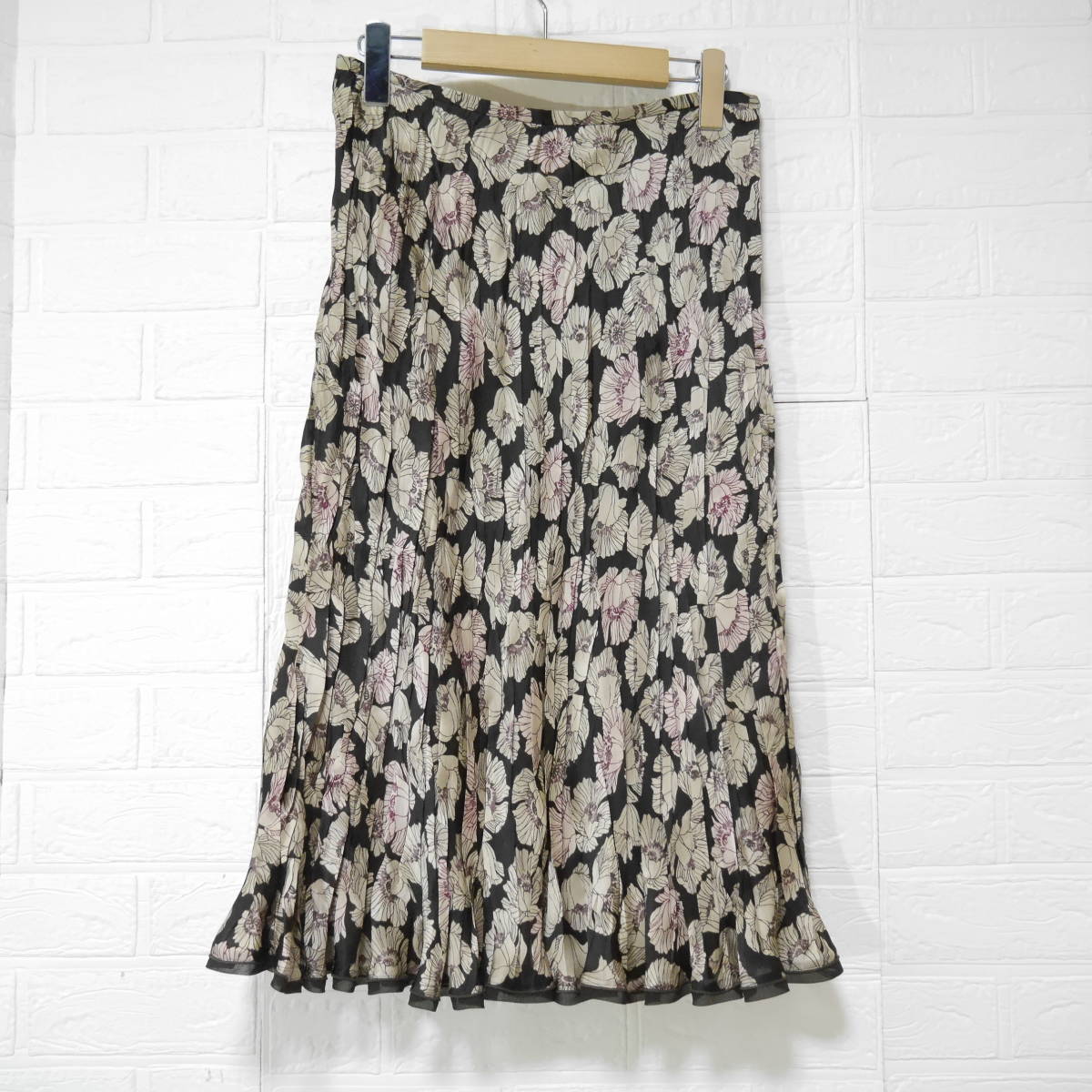 A630 ◇ Addenda | アデンダ プリーツスカート 茶/花柄 中古 サイズ?拍卖