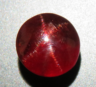 3015【処分品】 スターパイロアルマンダイト 3.46ct 明瞭な4条のスター効果 スリランカ : 瑞浪鉱物展示館 【送料無料】拍卖