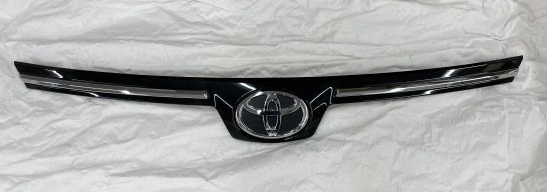 【新品】トヨタ純正80系 ヴォクシー 前期 フロントグリル ボンネットフード トヨタエンブレム付き拍卖