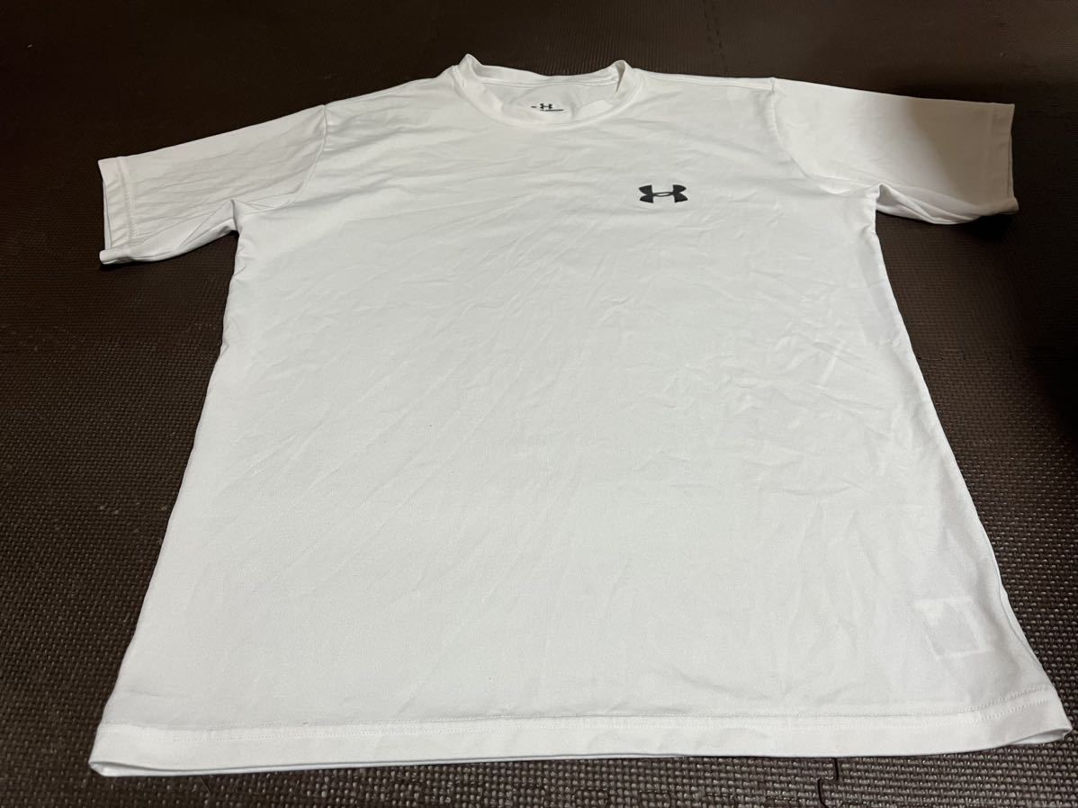 超美品UNDERARMOUR白、ロゴ黒、半袖ストレッチトップス サイズSM拍卖