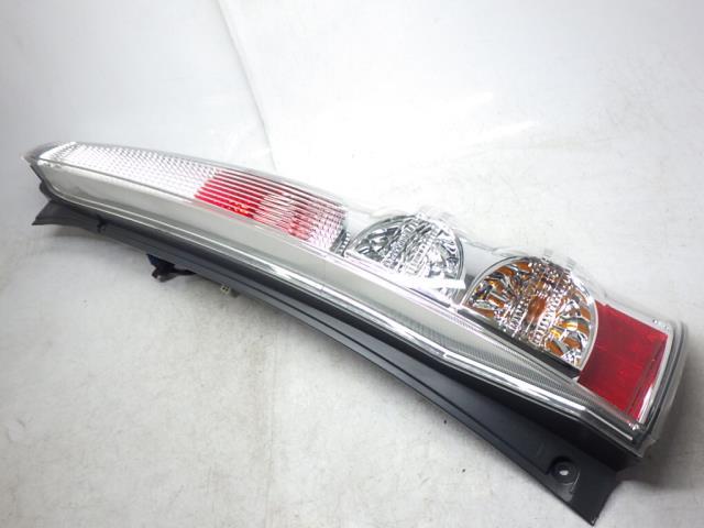 ステラ DBA-RN1 右テールライト ランプ 234224拍卖