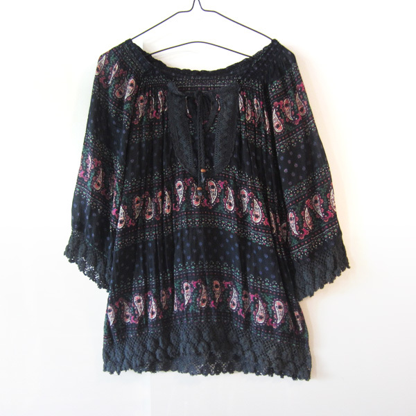 美品 Pyari 薄手 七分袖チュニック 胸元裾レース拍卖