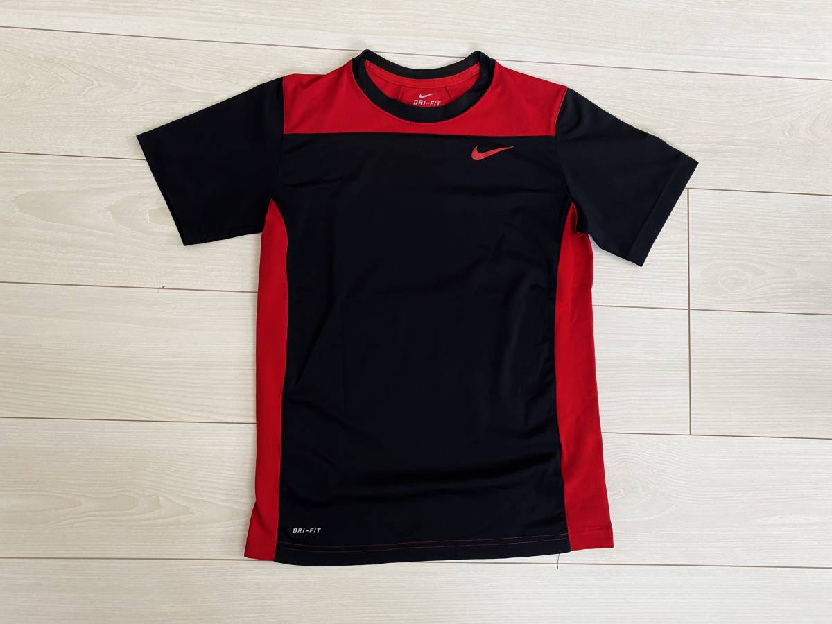 ★ナイキ Nike DRI-FIT 155サイズ 半袖 スポーツ Tシャツ 黒/赤★拍卖
