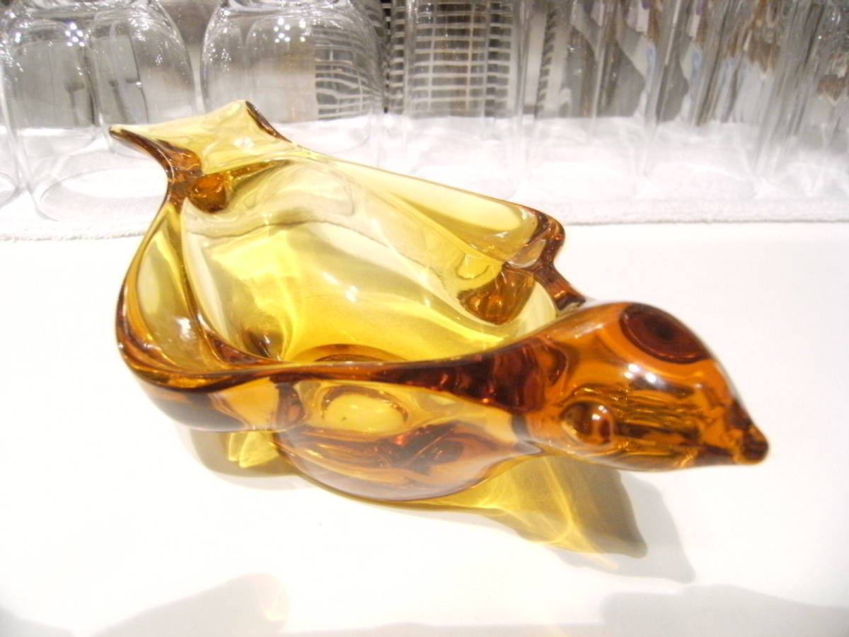 昭和レトロ★70年代 当時物★ビンテージ★戦後 平和 鳥 鳩 ハト ガラス製 置物 トレー 小物入れ インテリア お皿 食器★西洋 和風 ヒッピー拍卖