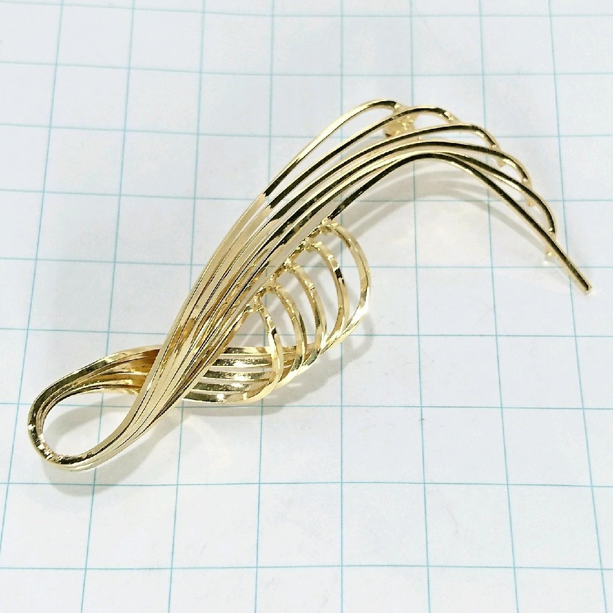 送料無料)ビンテージ☆ウェーブデザイン☆アンティークブローチ A15902拍卖