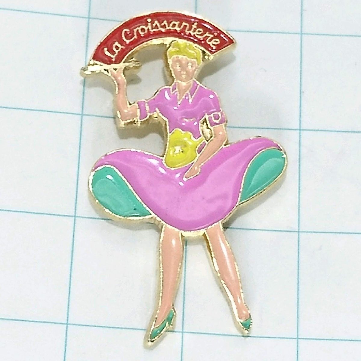 送料無料)スカートがひらり 輸入 アンティーク PINS ピンズ ピンバッジ A16007拍卖