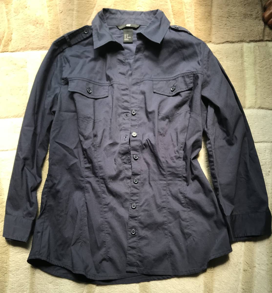 H&M ブラックシャツ 七分袖拍卖