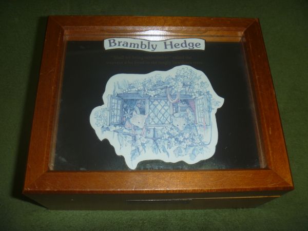 のばらの村のものがたり KENRICK アンティーク ビンテージ? 木製×パブミラー オルゴール 宝物箱 ジュエリーボックス 拍卖