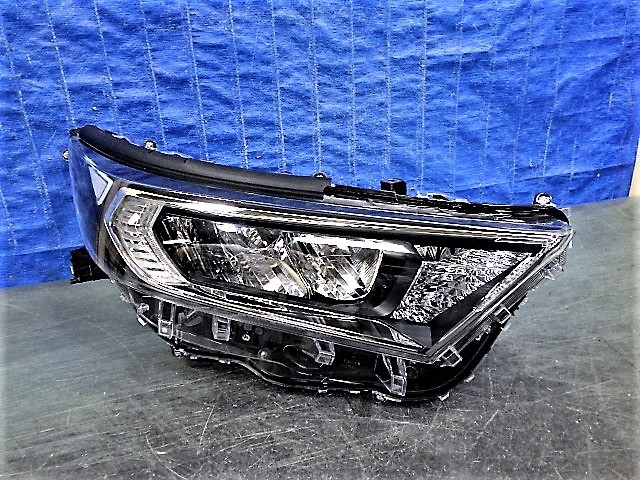 3950 ラブ4 RAV4 50 右ライト LED 3灯式 42-87 A MXAA52 MXAA54 美品拍卖