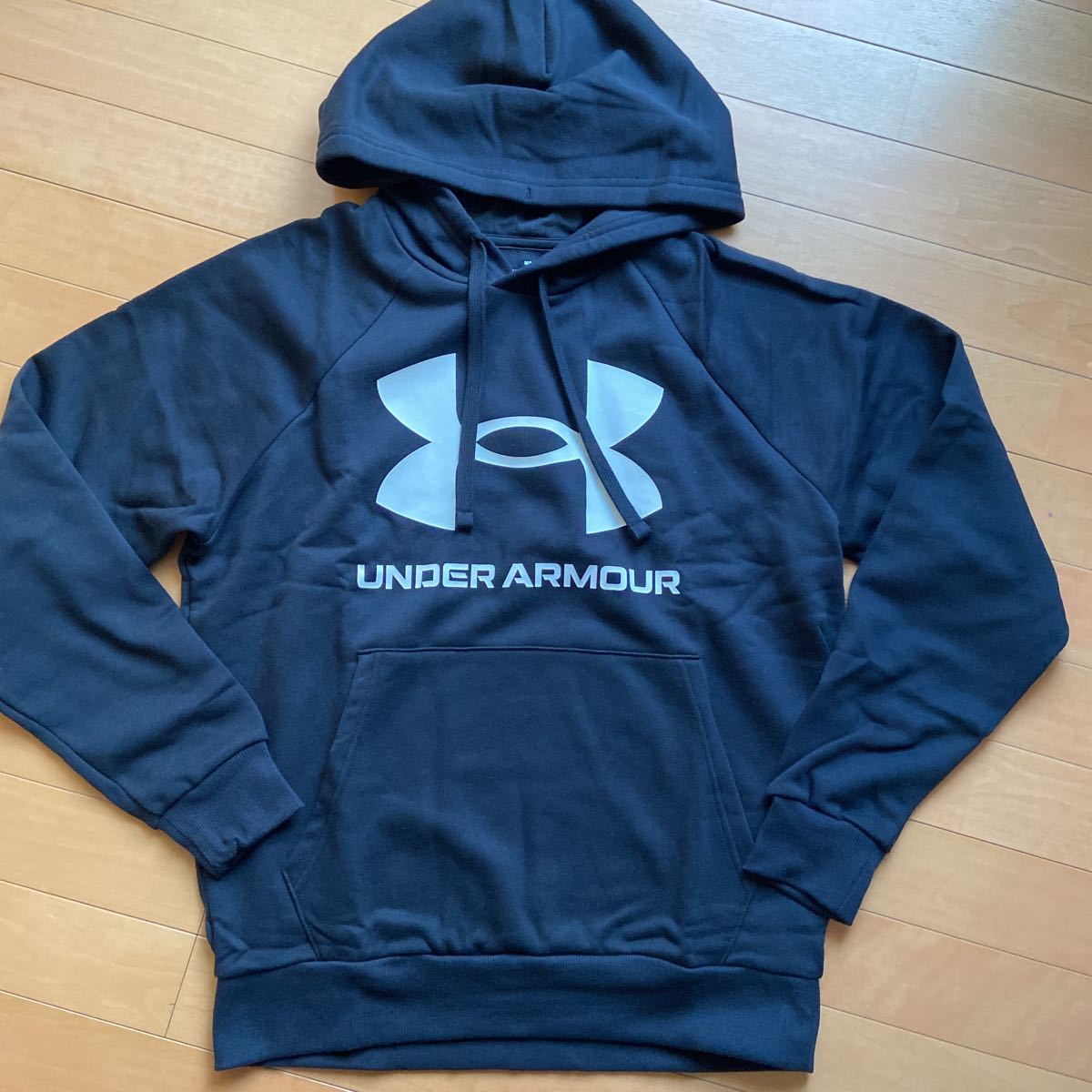 UNDER ARMOURアンダーアーマー☆ビッグロゴパーカー ブラック♪メンズM☆新品拍卖