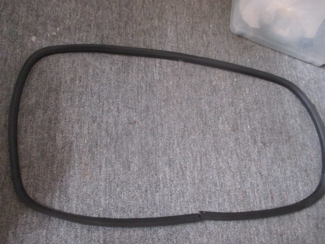 2.K★ローバーミニ 用91年式純正99XA1リアトランク内ウエザーストリップ拍卖