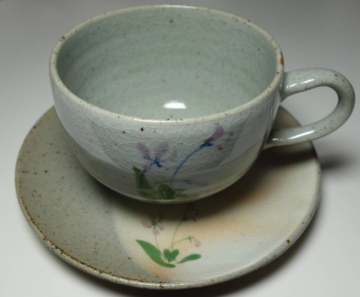 平成期 手描き スミレ(Viola mandshurica)花図 高級コーヒーカップ&ソーサー 天草陶芸系統拍卖