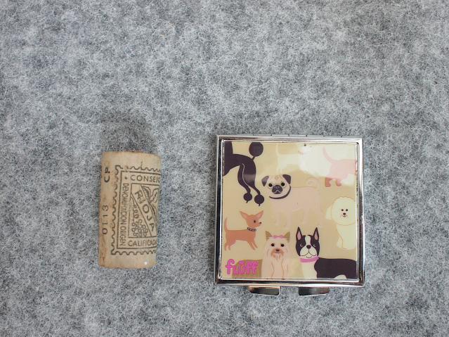 未使用fluffフラフ・可愛いワンちゃん柄コンパクトミラー☆犬お化粧直しコスメグッズ拍卖