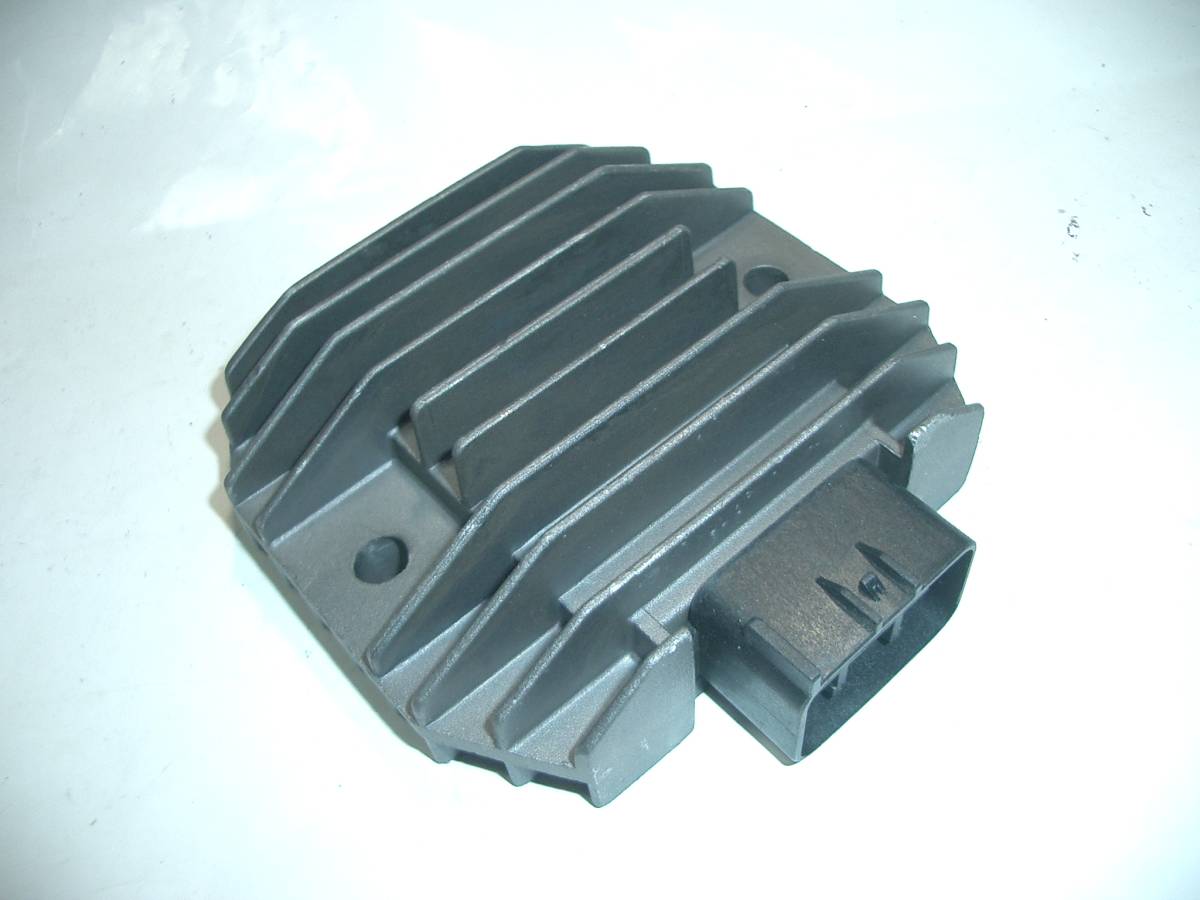 YAMAHA XVS1100 XVS650 V-Star レギュレーター 社外品・作動不明拍卖