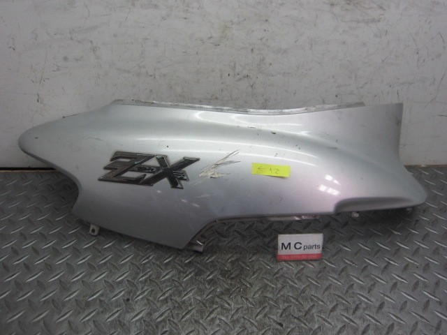 ホンダ ライブディオZX AF34 右ボディーカバー 銀 シルバー Dio AF35 FF1拍卖