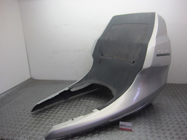 ベネリ アディバAD125 ZBND トランク下モール 銀 シルバー 割れ無 ADIVA カウル 2F拍卖