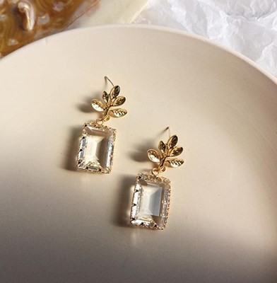 ピアス 透明 S925針 クリア ゴールド リーフ 葉 ストーン 宝石 ジュエリー 新 日本 幾何 不規則 アクリル 水滴 レディース ガール #C104-3拍卖