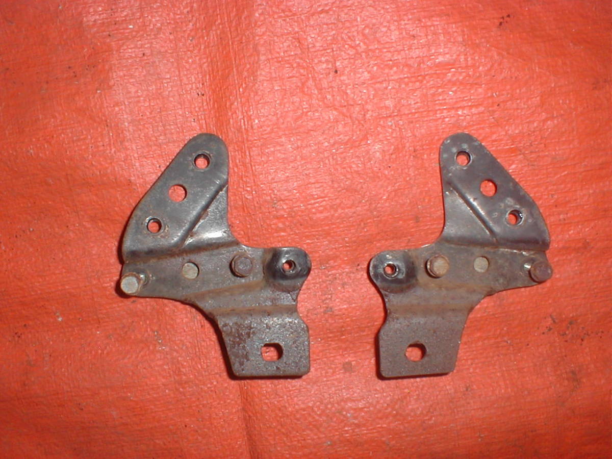 ☆★ホンダ★CB125T/1982年~【リアカウル部分のバンパーの裏側の取付ブラケット/良品】★☆拍卖