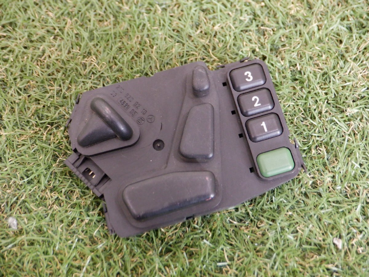 ベンツ純正 GF-210065 W210 E320 Eクラス 1998年 シートスイッチ 操作スイッチ 2108209210 m-23-4-249拍卖